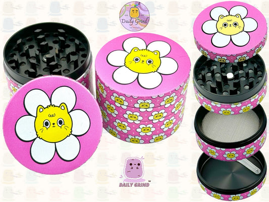 Chat mignon dans une fleur Kawaii Pink Daisy Design - 50mm 4 pièces de haute qualité personnalisé en métal broyeur d'herbes cadeau