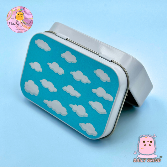 Nubes de dibujos animados cielo azul día de verano feliz 2oz tabaco blanco/píldora/baccy/alijo monedas cristales joyería bisagra tapa lata regalo