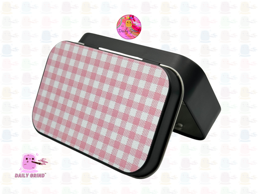 Pink Picnic Pattern Gingham Check Print Girls - 1oz Black / Crystal / Jewellery / Coins / Bits & Pieces / Hide / Money / Make-Up 1oz Black Hinge Lid Tin Box Gift - 9.5 x 6.2 x 2 cm - Cute Funny Metal Organiser Gift Idea