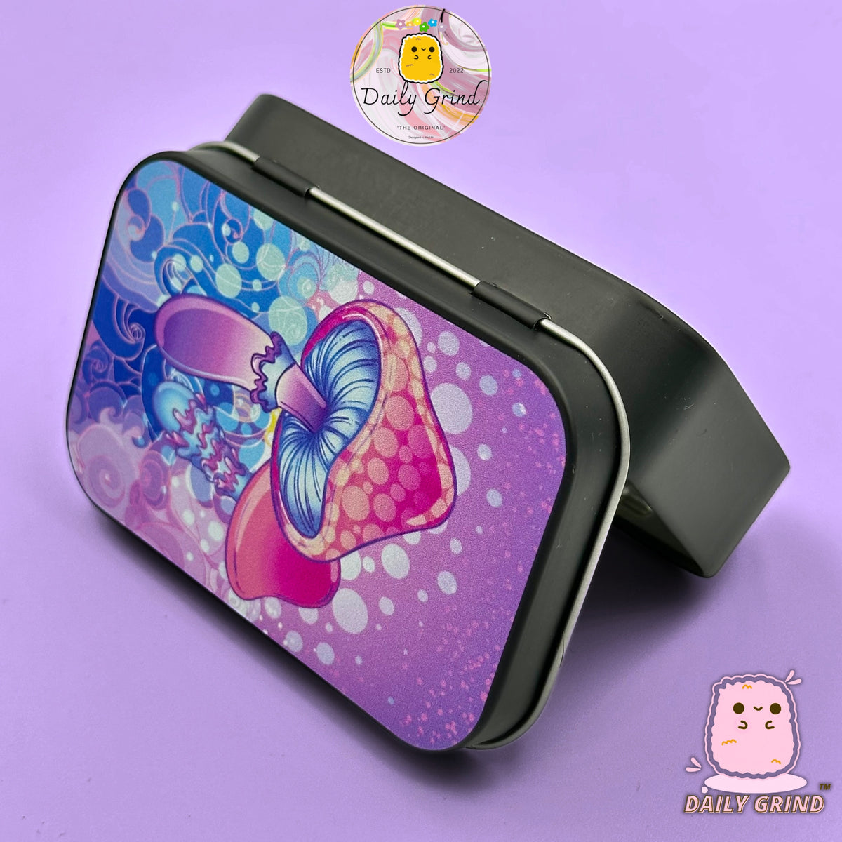Purple Mushroom Trippy Tie Dye 2oz Tabac noir / Pilule / Baccy / Cachette / Pièces de monnaie / Cristaux / Bijoux Charnière Couvercle Étain Cadeau