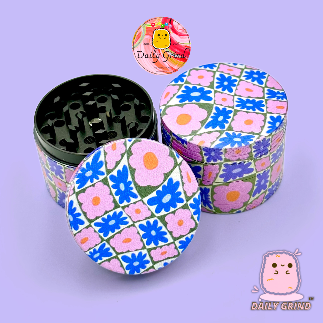 60's &amp; 70's Cute Flower Power Pink Purple Pattern - 50mm 4 Pièces Haute Qualité Custom Metal Herb Grinder Cadeau 
