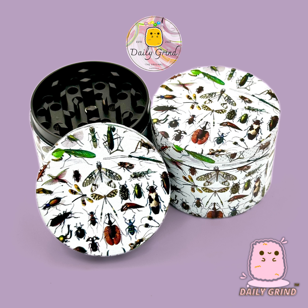 Insectes et insectes rampants effrayants style graphique vintage - 50 mm 4 pièces de haute qualité personnalisé broyeur d'herbes en métal cadeau 
