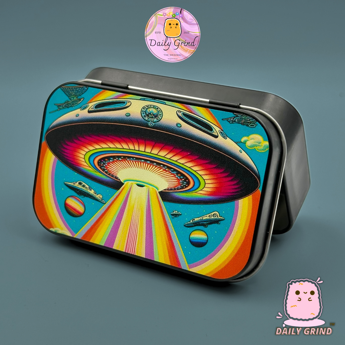 Colourful UFO Alien Abduction - 1oz Black / Crystal / Jewellery / Coins / Bits & Pieces / Hide / Money / Make-Up 1oz Black Hinge Lid Tin Box Gift - 9.5 x 6.2 x 2 cm - Cute Funny Metal Organiser Gift Idea