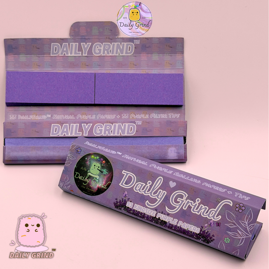 Feuilles à rouler Purple Kingsize Daily Grind™ avec pointes de cafard - Haute qualité, super mignonnes ! 33 feuilles + carte filtre.