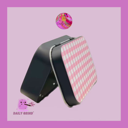 Pink Picnic Pattern Gingham Check Print Girls - 1oz Black / Crystal / Jewellery / Coins / Bits & Pieces / Hide / Money / Make-Up 1oz Black Hinge Lid Tin Box Gift - 9.5 x 6.2 x 2 cm - Cute Funny Metal Organiser Gift Idea